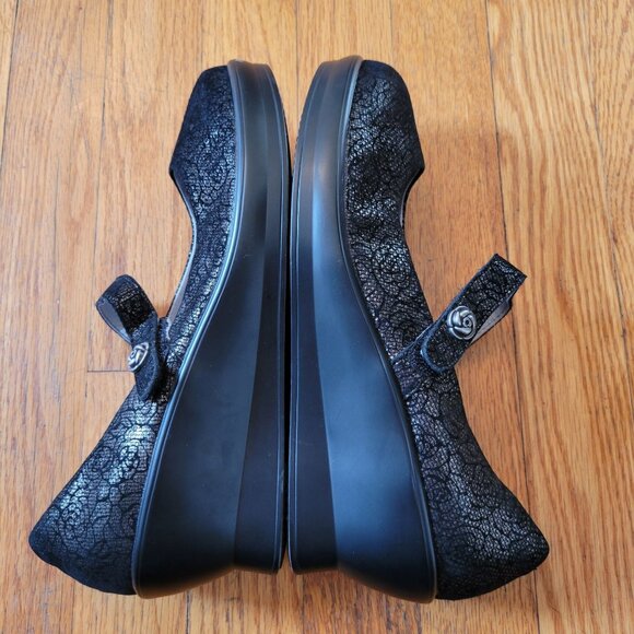 Alegria Black Metallic Floral Rose Leather Mary Jane Wedge Heels 8.5 FLA 553 - Picture 6 of 10